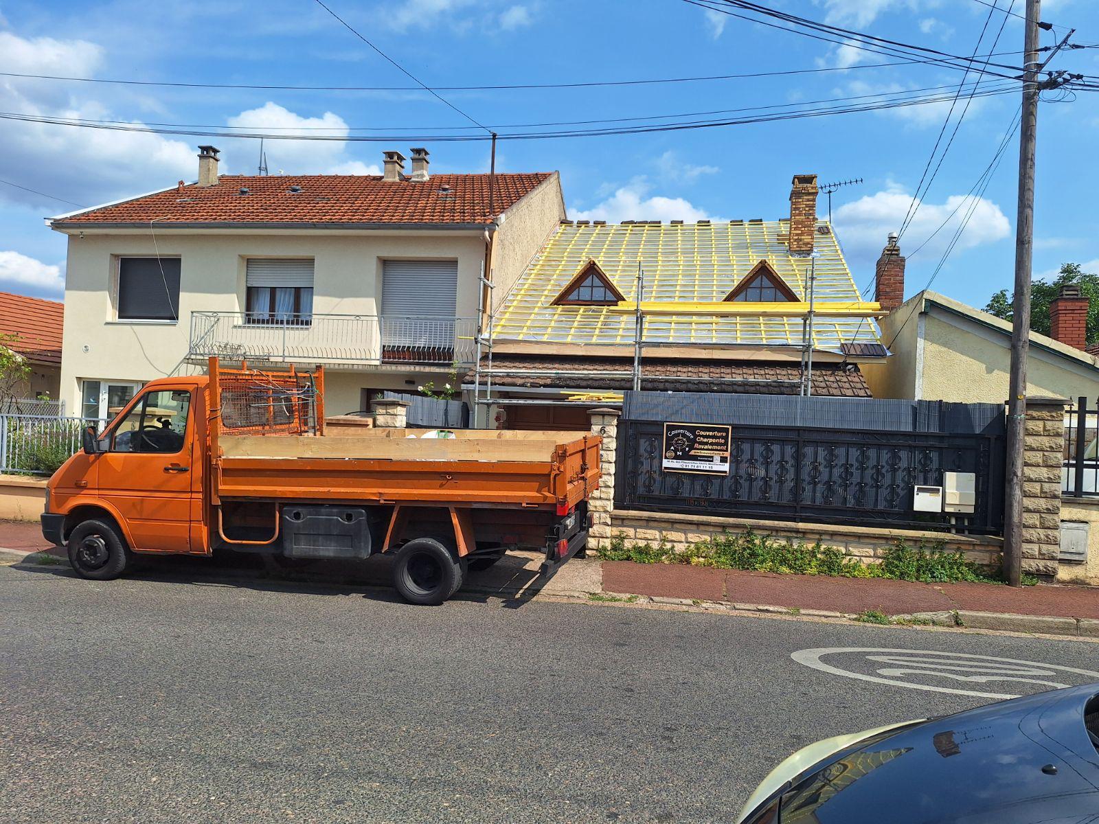 Artisan couvreur à Montfermeil (93370) - AMF Couverture en Seine-Saint-Denis (93)